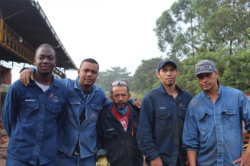 Equipo de mantenimiento de ladrillera San Benito